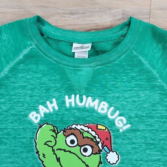 💚Sesame Street Green Oscar the Grouch Soft Lightweight Sweatshirt Large - Picture 3 of 13